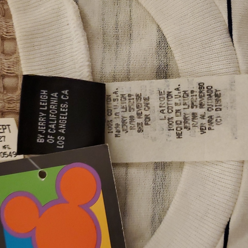 Vintage Mickey Classics tshirt - Picture 3 of 3